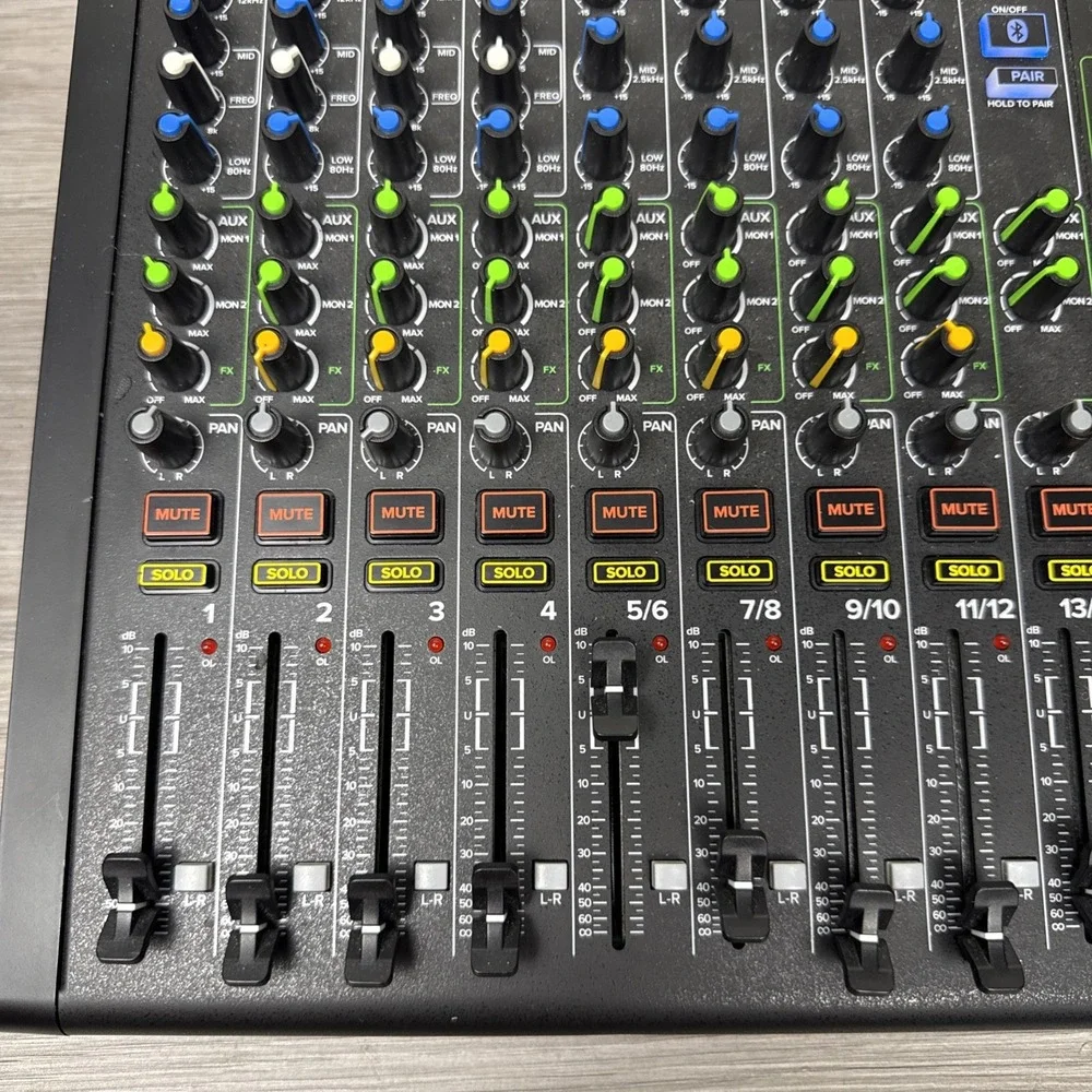 Mackie Onyx 12-Channel Premium Analog Mixer with Multi-Track USB